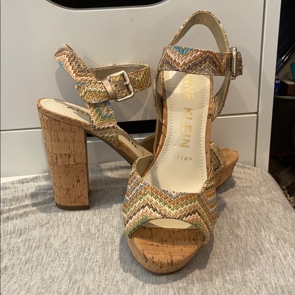 Anne Klein Shoes - Anne Klein size 7 multicolor block heel